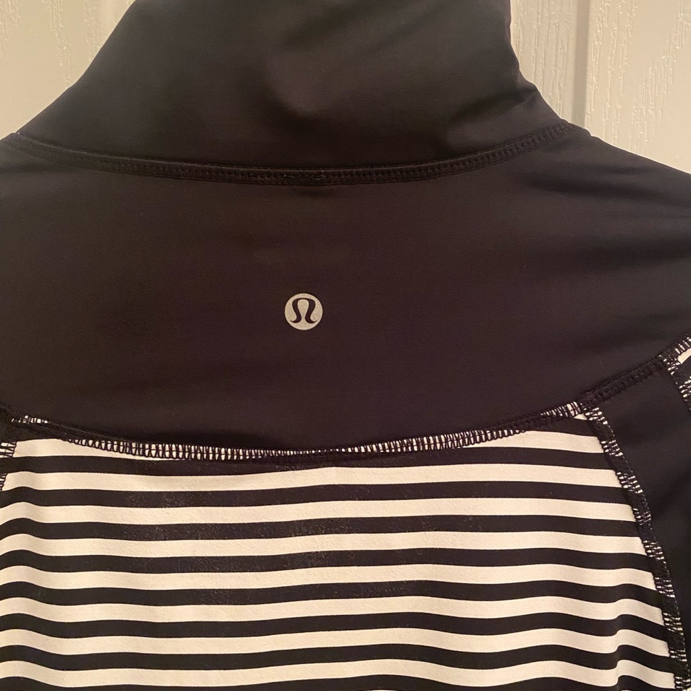 Lululemon workout long sleeve
